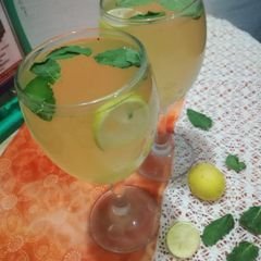 A picture of Mint lemonade.