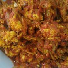 A picture of Sambal teri telur.