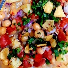 A picture of Chana chat.