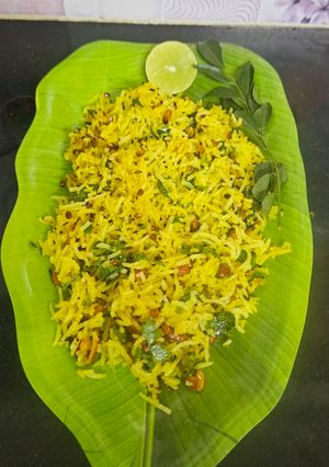A picture of Lemon rice.