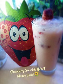 Foto resep Strawberry Smoothie Yakult 🍓