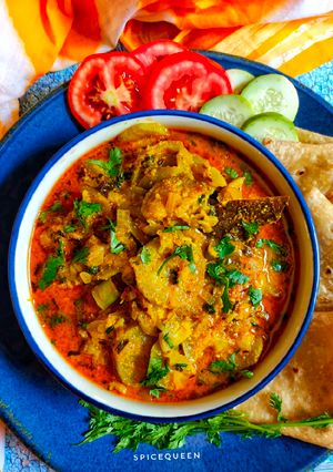 A picture of Dahiwali Lauki curry / Bottle Gourd Curry with yoghurt.