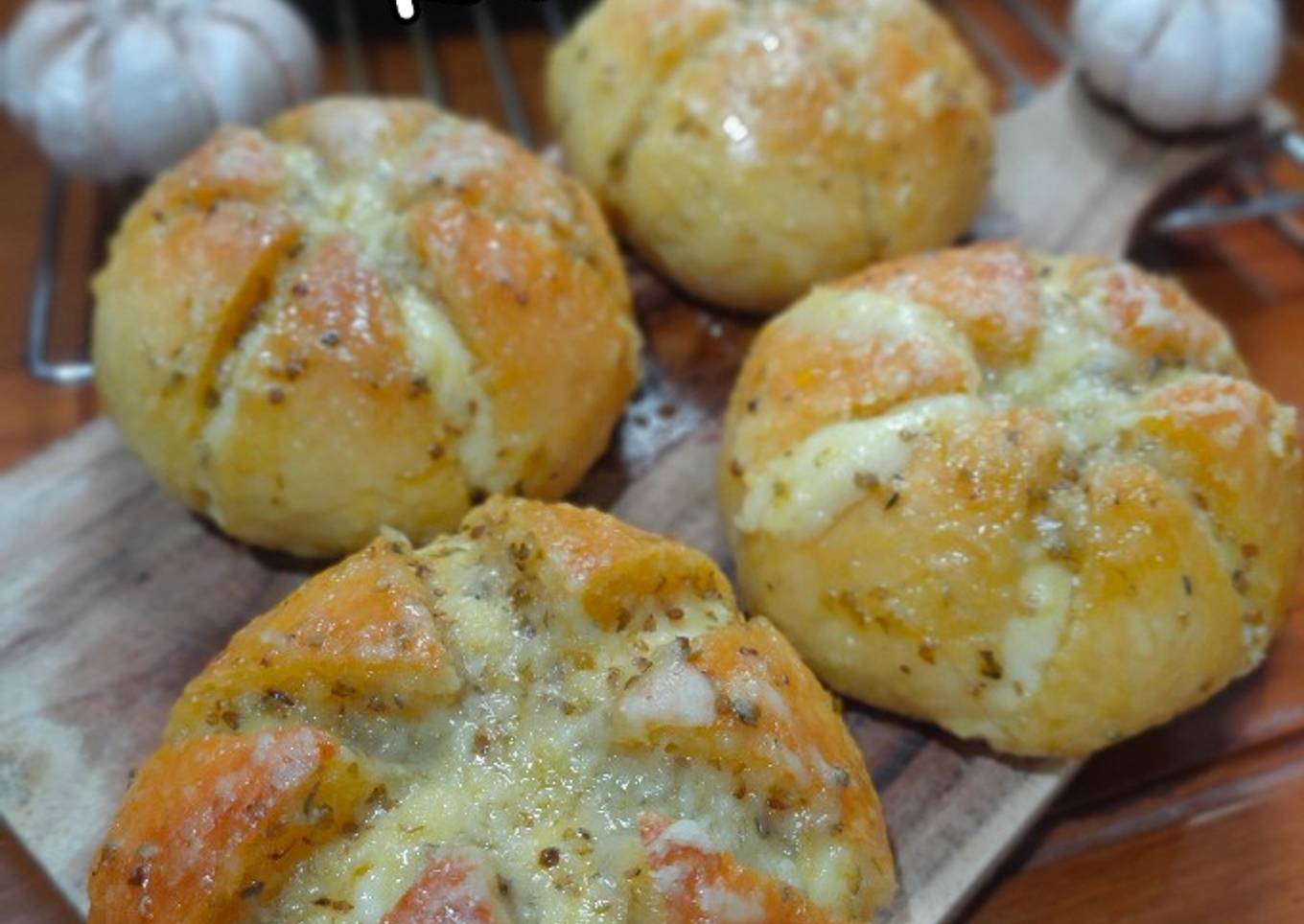 Korean Cream Cheese Garlic Bread