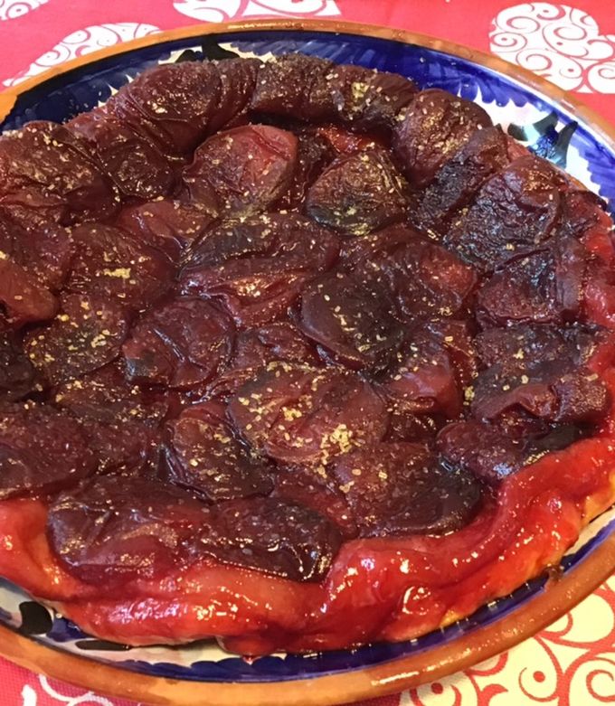 Une photo de Tarte tatin aux pêches de vigne (pêches du jardin)