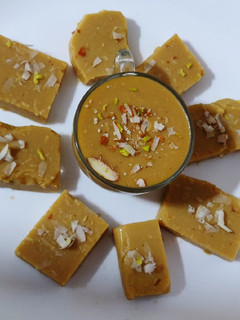அவகேடோ புட்டிங் (Avocado pudding recipe in tamil) செய்முறை முக்கிய புகைப்படம்