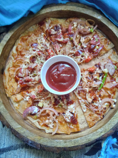 A picture of Chapati pizza.