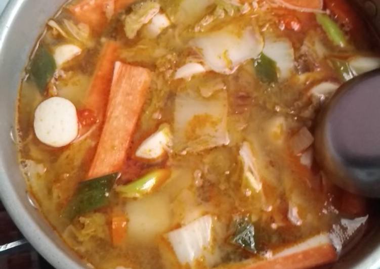 Masakan Populer Tom Yum Sea Food bumbu “instan” Sedap Nikmat