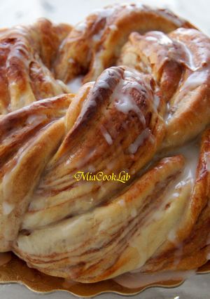 A picture of Iced Cinnamon Bread Cake.