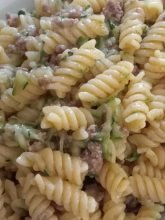 Foto di Fusilli in ragù bianco con zucchine