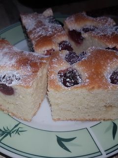Kefires meggyes pite recept fotója