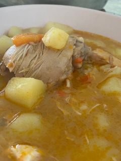 Una foto de Pollo guisado con patatas