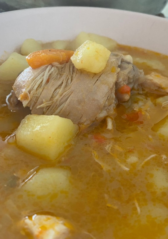 Una foto de Pollo guisado con patatas
