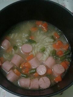 Foto resep Sup Makaroni Sosis 🍜🍜