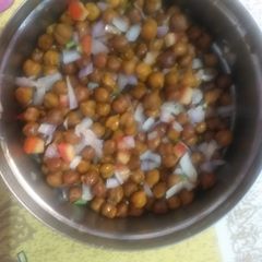 A picture of Black chana chaat.