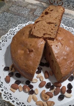 Una foto de TORTA DE DULCE De LECHE CON FRUTOS SECOS