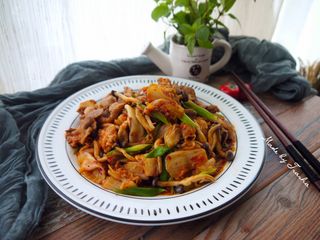 泡菜鴻喜菇炒粉絲