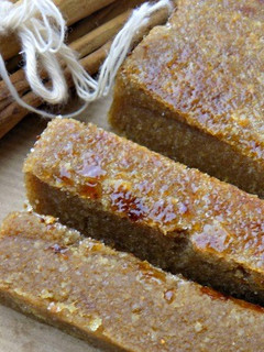 Una foto de Turrón de mazapán y yema