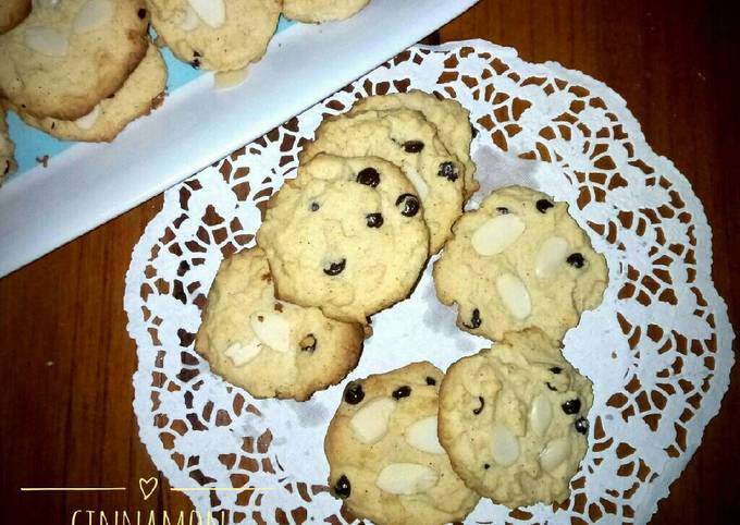 Cinnamon chocochip cookies