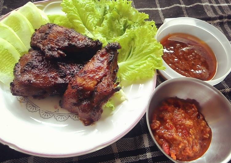 Resep Ayam Bakar Kecap Pedas oleh Alina Pramudita - Cookpad