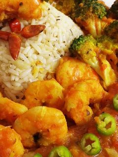 Une photo de Riz avec crevette et brocoli