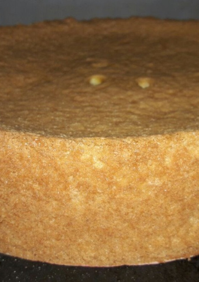 Una foto de Bizcochuelo clásico (con variante de chocolate)