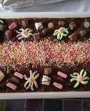 Tarta grande de cumpleaños de galletas, chocolate y natillas (v.1)
