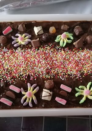 A picture of Large Birthday Cookie Cake with Chocolate and Custard (v.1).
