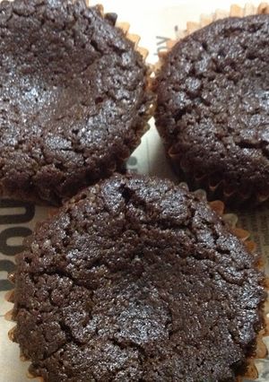 A picture of Chocolate coconut cupcakes.