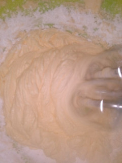 A picture of Butter cream icing author marathon.