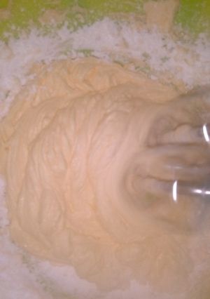 A picture of Butter cream icing author marathon.