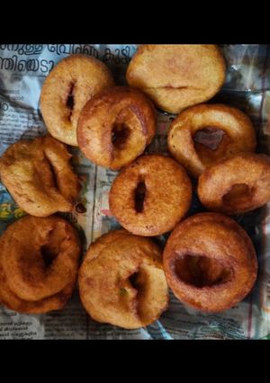 उड़द दाल के बड़े (Urad dal ke bade recipe in hindi) रेसिपी मुख्य फोटो