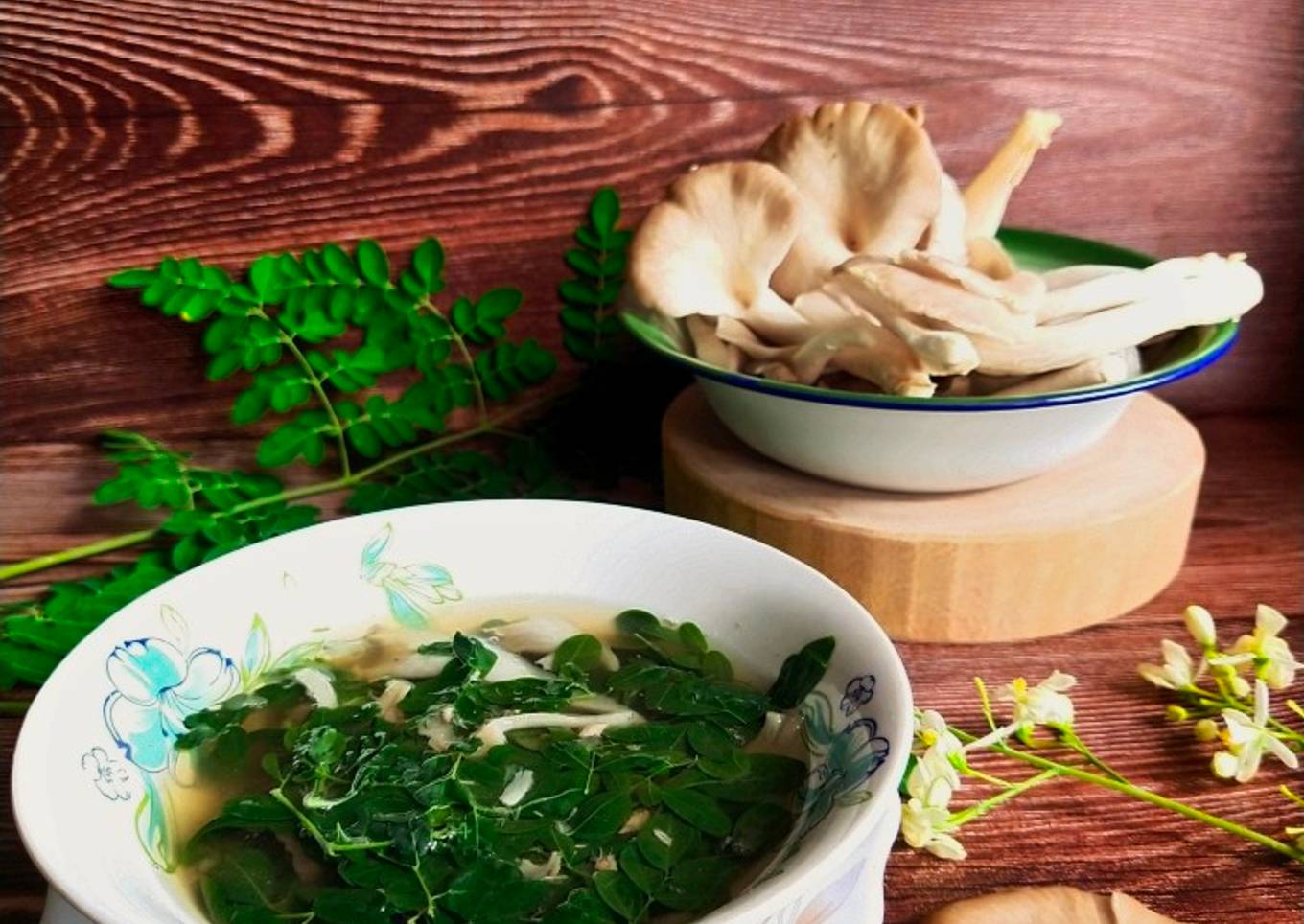 Sayuran hijau cerah dengan hosti renyah