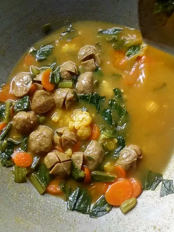 Cara Mudah Membuat Resep Capcai baso kuah kuning yang Bikin Ngiler Anti Ribet, Lezat