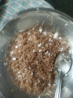 ராகி சேமியா இடியாப்பம் (Raagi semiya idiyappam recipe in tamil) செய்முறை முக்கிய புகைப்படம்