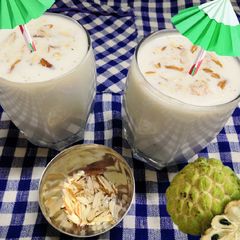 A picture of Custard Apple Shake.