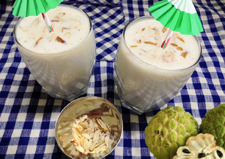 How to Prepare Quick Custard Apple Shake