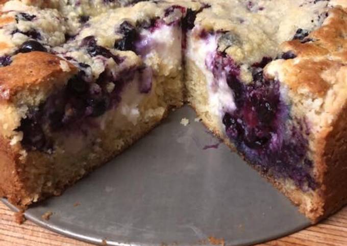 Blueberry cheese coffee cake