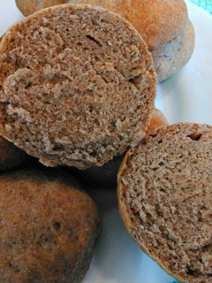 Teljes kiőrlésű zsemle recept fotója
