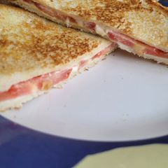 A picture of Cream Cheese Toast.