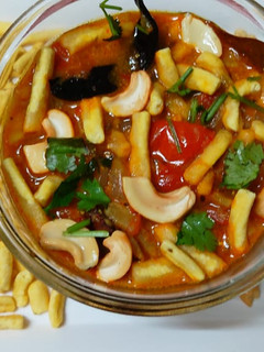 કાજુ ગાંઠિયા નું શાક (Kaju Ganthiya Shak Recipe in Gujarati) રેસીપી મુખ્ય ફોટો