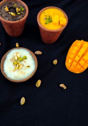 મેંગો પ્લેન અને ચોકલેટ ફ્લેવર ફીરની (Mango Plain Chocolate Flavors Phirni Recipe In Gujarati) રેસીપી મુખ્ય ફોટો