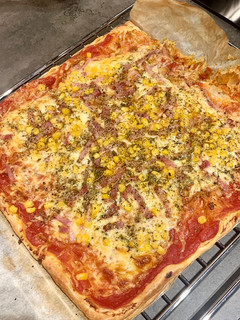 Una foto de Pizza de hojaldre al horno 🍕