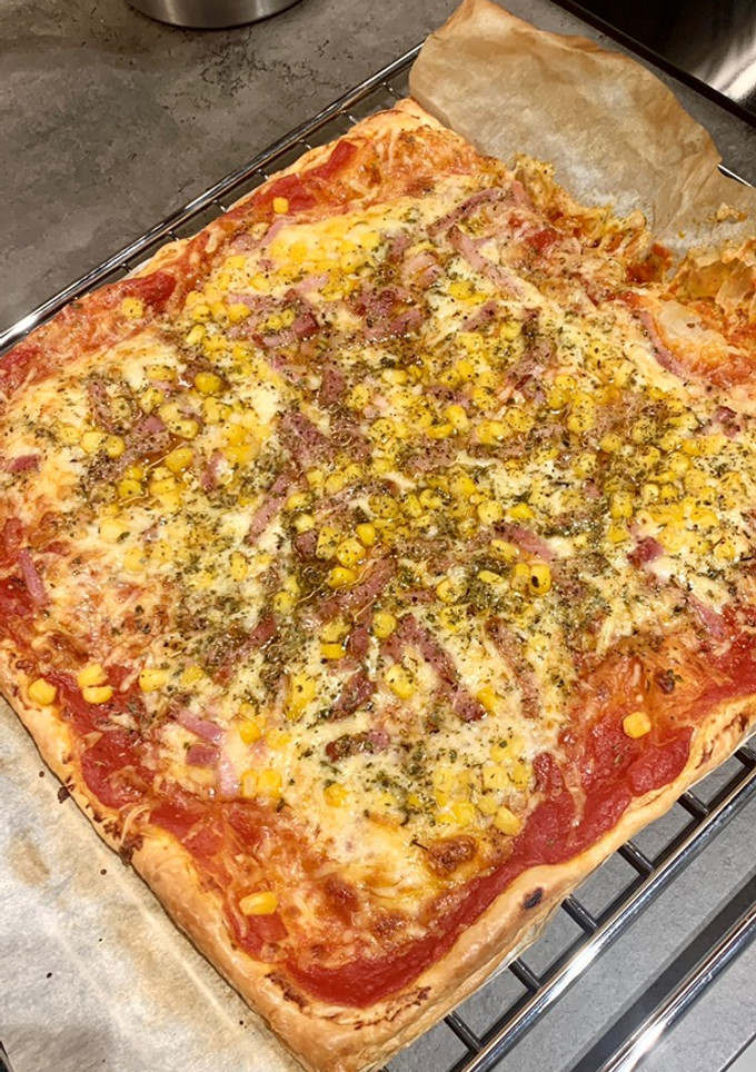 Una foto de Pizza de hojaldre al horno 🍕