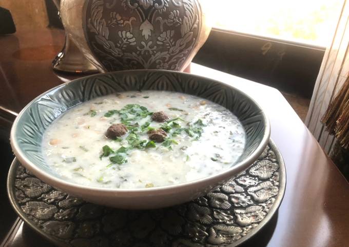 Recipe of Award-winning Ash Dough (Persian Thick Soup)