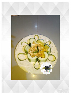 A picture of Cucumber with peanut/groundnut.