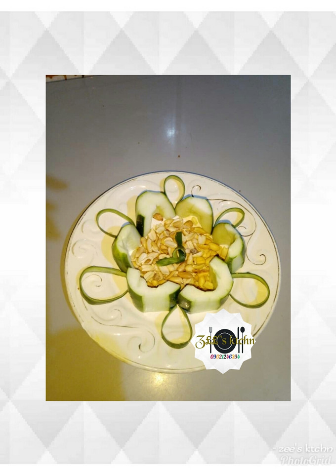 A picture of Cucumber with peanut/groundnut.