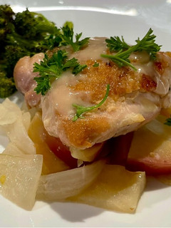 A picture of Roasted Chicken Thighs with Honey Mustard and Apples.