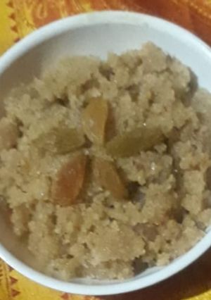 सूजी का हलवा (sooji ka halwa recipe in Hindi) रेसिपी मुख्य फोटो
