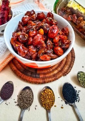 A picture of Ber / Jujube pickle.