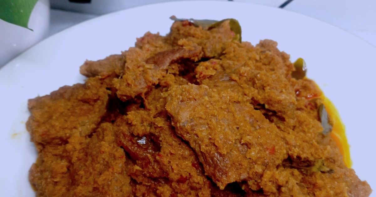 Rendang daging dengan kelapa sangrai